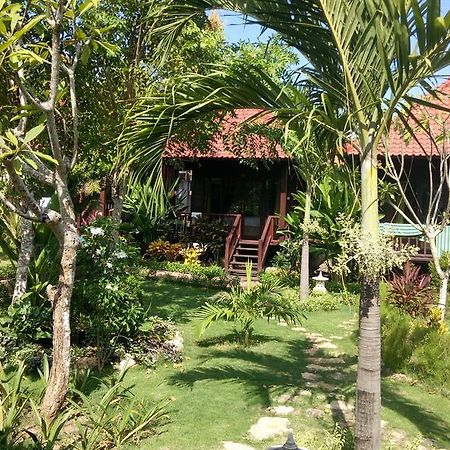 Taman Sari Villas Lembongan Exterior photo